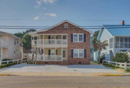 Brick House 1418