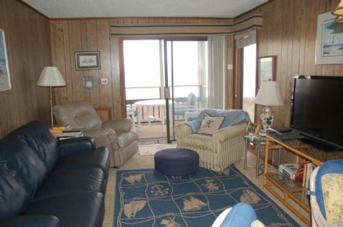 Apartamento 1068-104 Crescent Beach Villas Condo