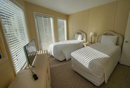 Multi Resorts At Country Club Villas