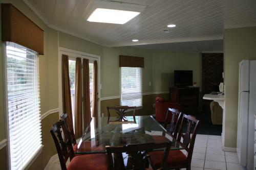 Multi Resorts At Country Club Villas
