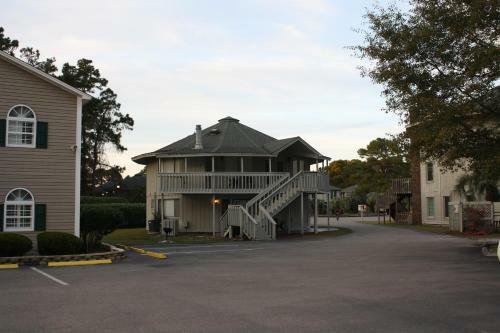 Multi Resorts At Country Club Villas