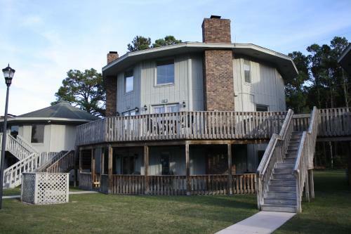 Multi Resorts At Country Club Villas