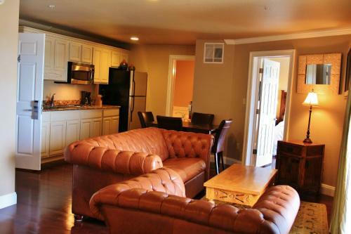 Oasis Suites Hotel
