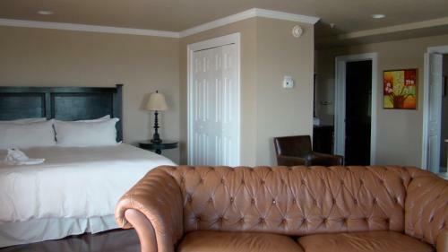 Oasis Suites Hotel