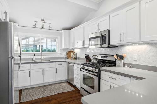 458 Coombs St Cottage