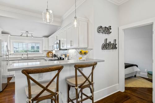 458 Coombs St Cottage