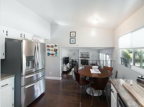 3922 Alexander St Home