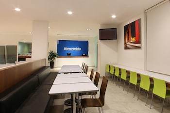 Hotel One Queretaro Plaza Galerias