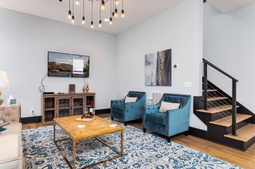 Four-bedroom Four-bath West End Townhouse