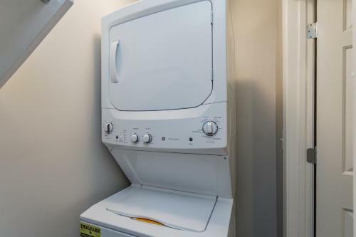 Hillsboro Village 1 Bedroom Apartment
