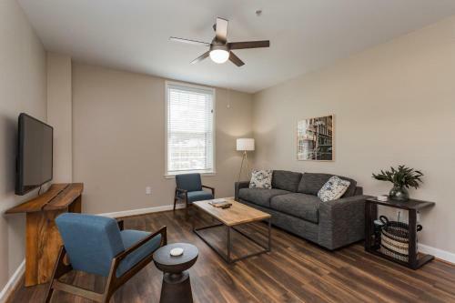 Hillsboro Village 1 Bedroom Apartment
