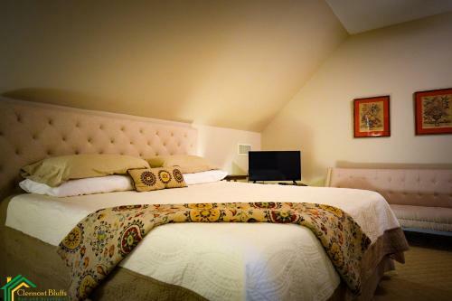 Clermont Bluffs Bed & Breakfast