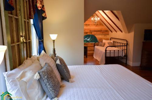 Clermont Bluffs Bed & Breakfast