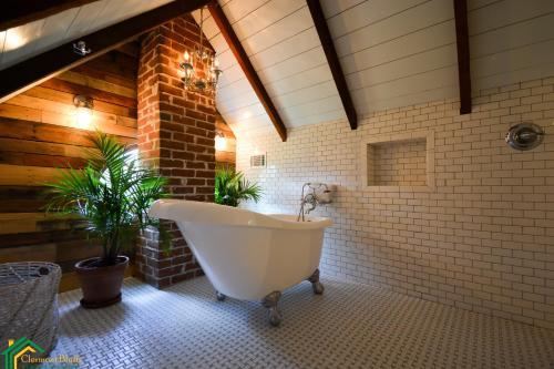 Clermont Bluffs Bed & Breakfast