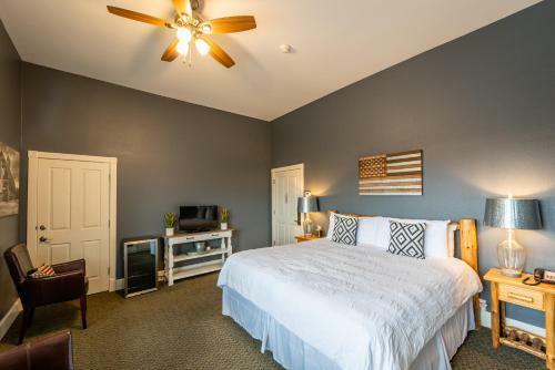 Gruene River Hotel & Retreat