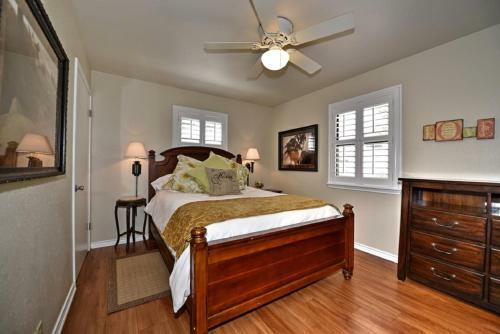 Comal River Cottages 415