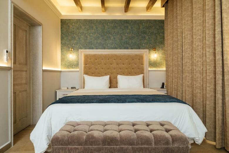 Hotel Royalty