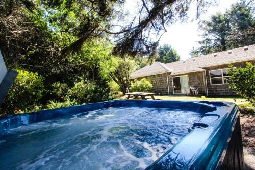 Agate Beach Oceanfront Lodge
