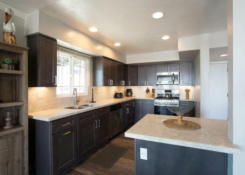 2314 W Ocean Front Ab (68217)