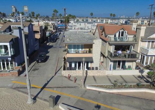 2314 W Ocean Front Ab (68217)