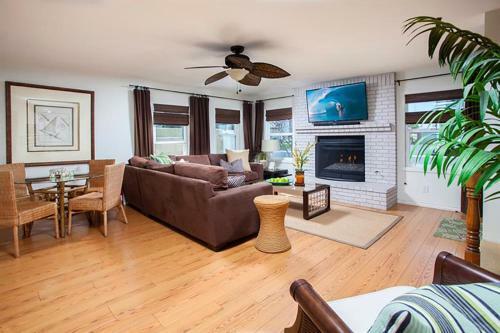 206 39th St. Newport Unit A 3 Bedroom Home