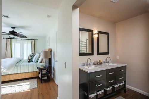 206 39th St. Newport Unit A 3 Bedroom Home