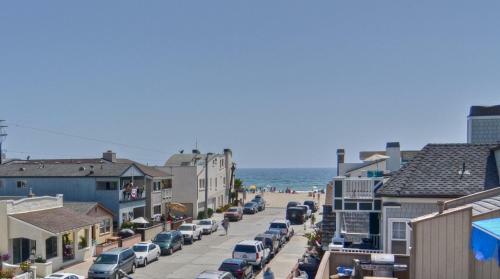 206 39th St. Newport Unit A 3 Bedroom Home