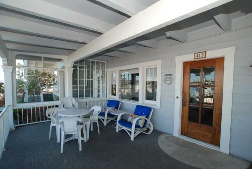 413 E Edgewater (68158)