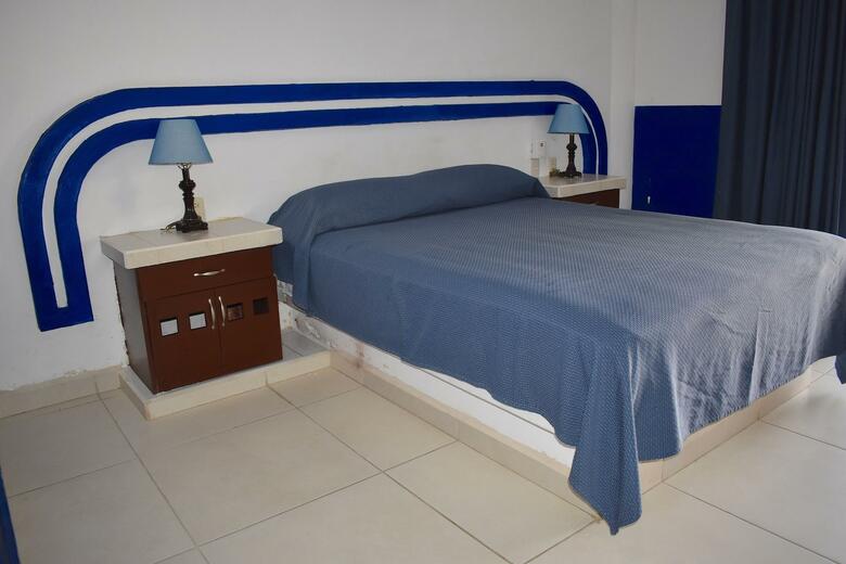Hotel Plaza Almendros