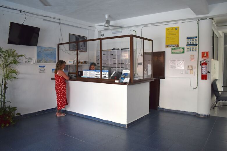 Hotel Plaza Almendros