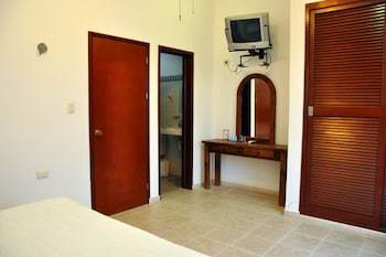 Chac Chi Hotel And Suites