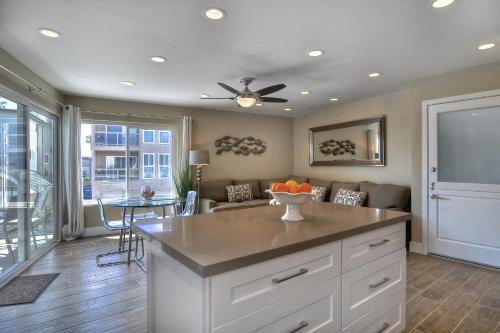 Newport Beach - Triplex