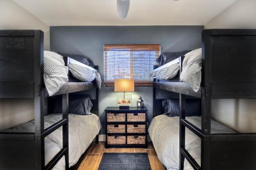 Newport Beach - Triplex