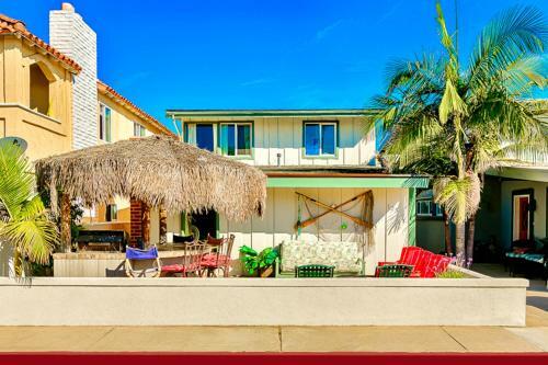 Nb-125b Nautical Newport Duplex - Upper Unit Two-bedroom Apartment