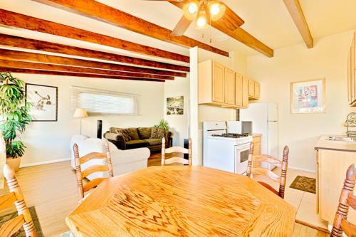 Nb-125b Nautical Newport Duplex - Upper Unit Two-bedroom Apartment