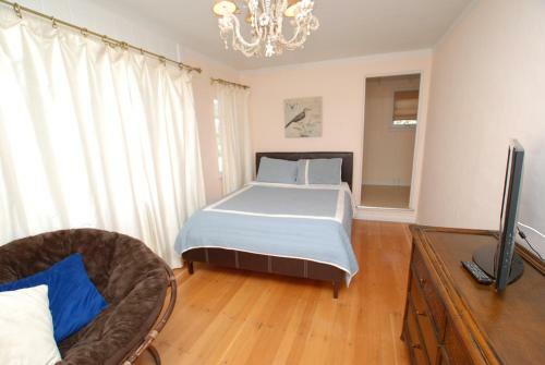 1002 E Oceanfront 7 Bedroom House