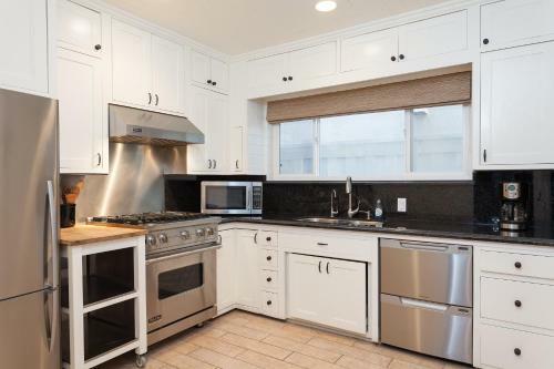 1002 E Oceanfront 7 Bedroom House