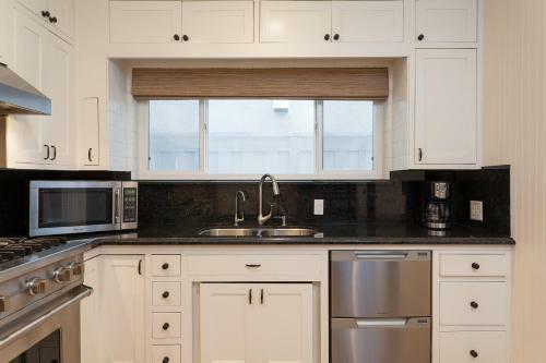 1002 E Oceanfront 7 Bedroom House