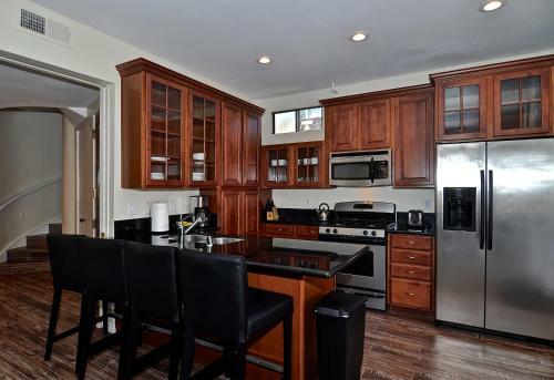 Apartamento 125 1/2 Onyx 3 Bedroom Condo