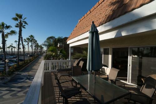 Apartamento 700 East Oceanfront Unit A & B 4 Bedroom Condo