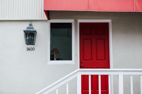1400 South Bayfront 5 Bedroom Home
