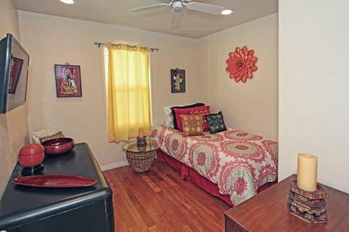 3909 Marcus Ave (68392)