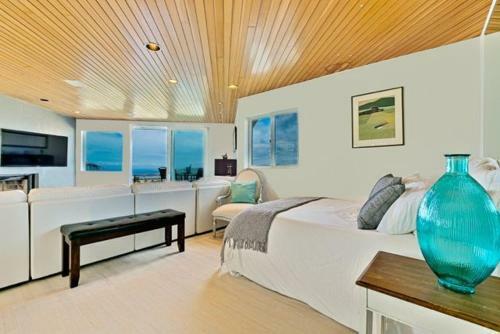 Laguna View Home