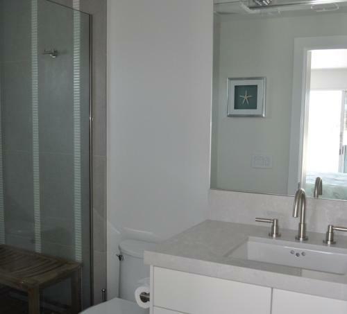 916 E. Balboa A (68425)