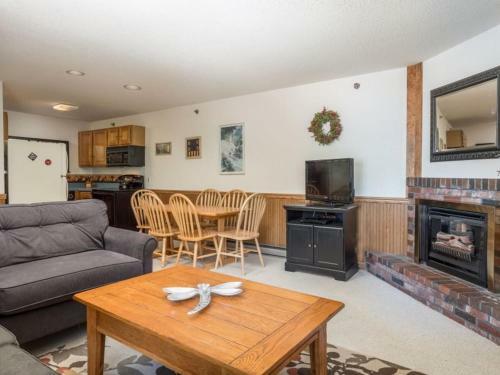 Slopeside: Brookside I B-406