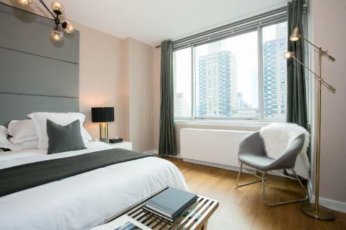 Three Bedroom Apartment With City View - Lincoln Center