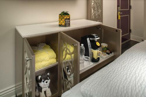 Staypineapple, An Artful Hotel New York
