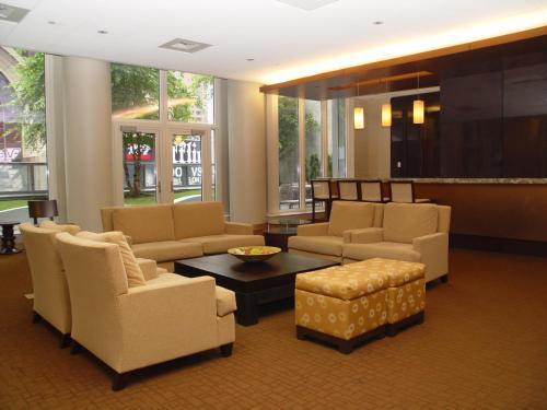 Apartamentos 1600 Broadway