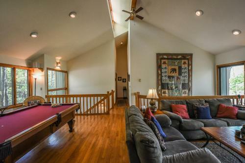Lakeside Vista Four-bedroom Holiday Home