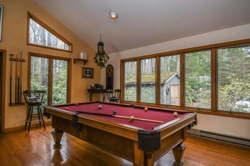 Lakeside Vista Four-bedroom Holiday Home